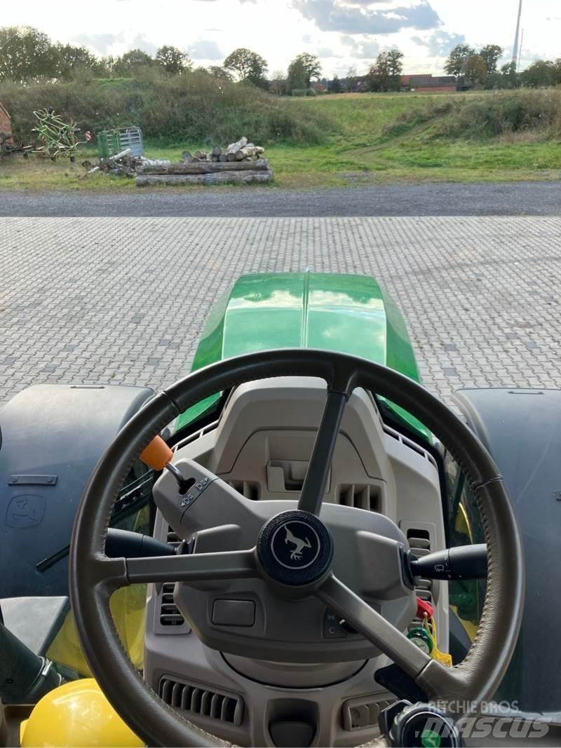 John Deere 6R250 Traktorit