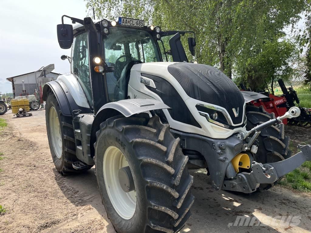 Valtra T 255 Traktorit