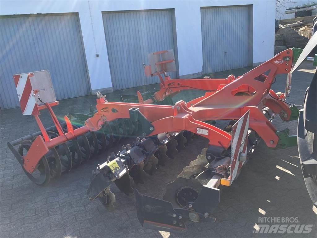 Kuhn 303 Kiekkomultaimet ja lautasäkeet