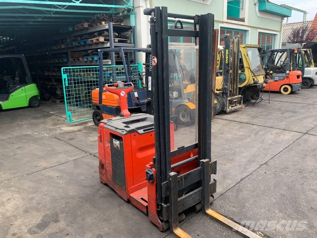 Linde L12AC V-3818 Ajettavat pinoamisvaunut