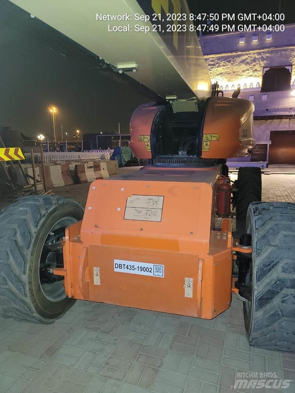 JLG 1350SJP Teleskooppipuominostimet
