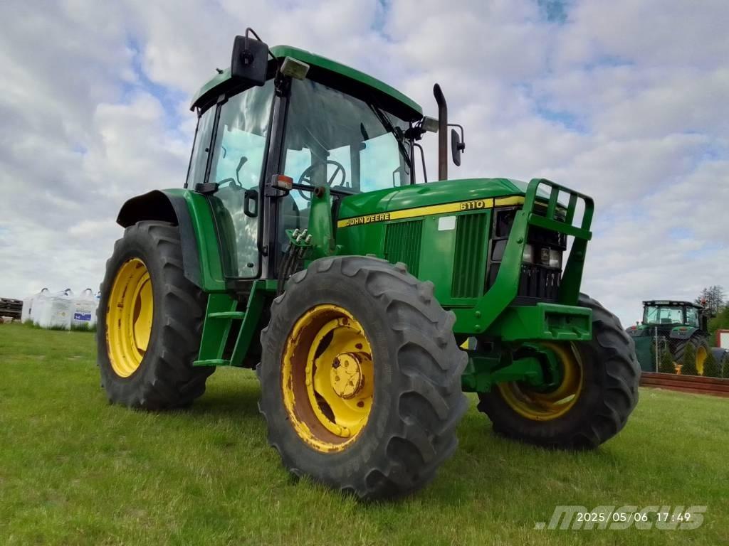 John Deere 6110 SE Traktorit