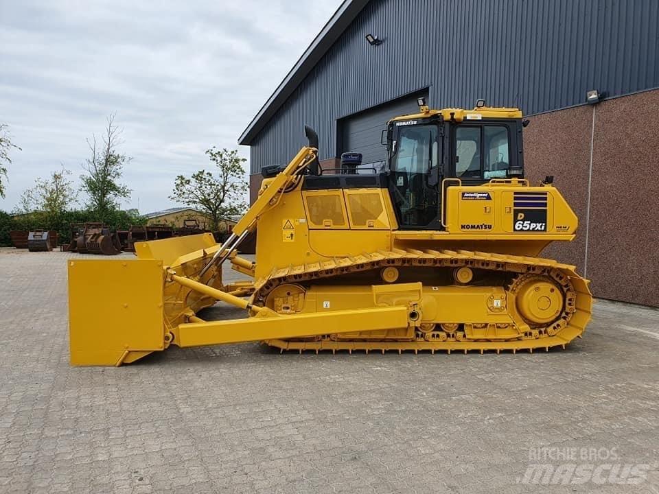 Komatsu D 65 PX-17 Telaketjupuskutraktorit