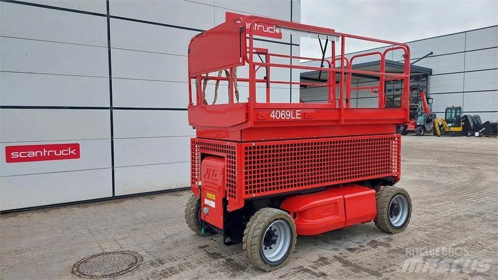 JLG 4069LE Saksilavat