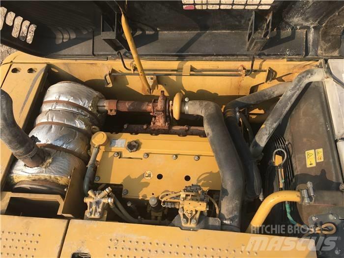 CAT 320 D Telakaivukoneet