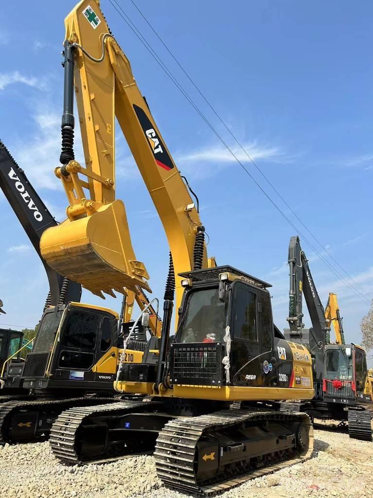 CAT 320D2 Midikaivukoneet 7t - 12t