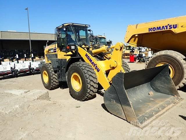 Komatsu WA320-8 Pyöräkuormaajat