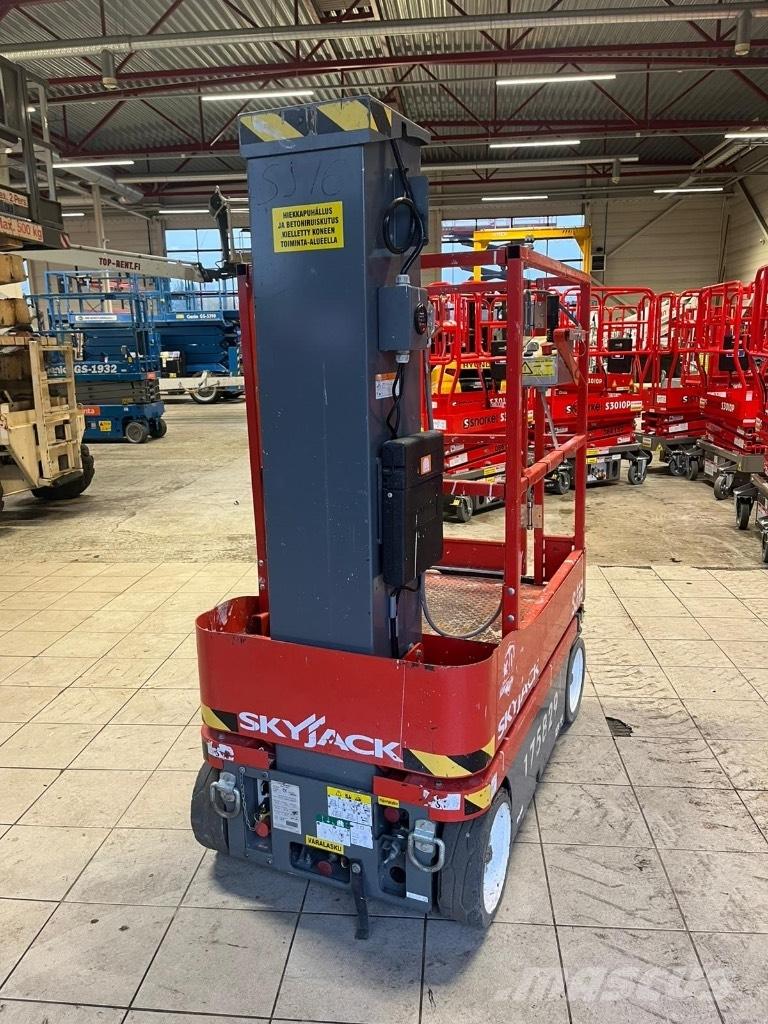 SkyJack SJ 16 Saksilavat