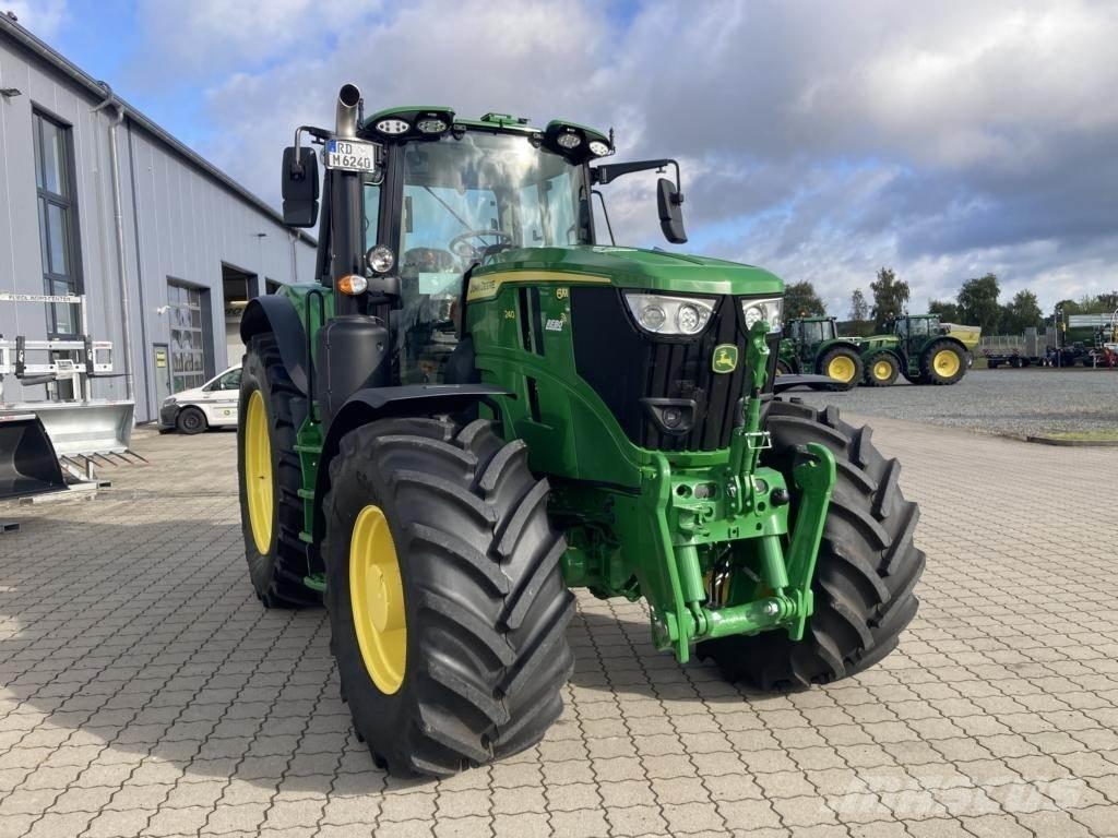 John Deere 6M240 Traktorit
