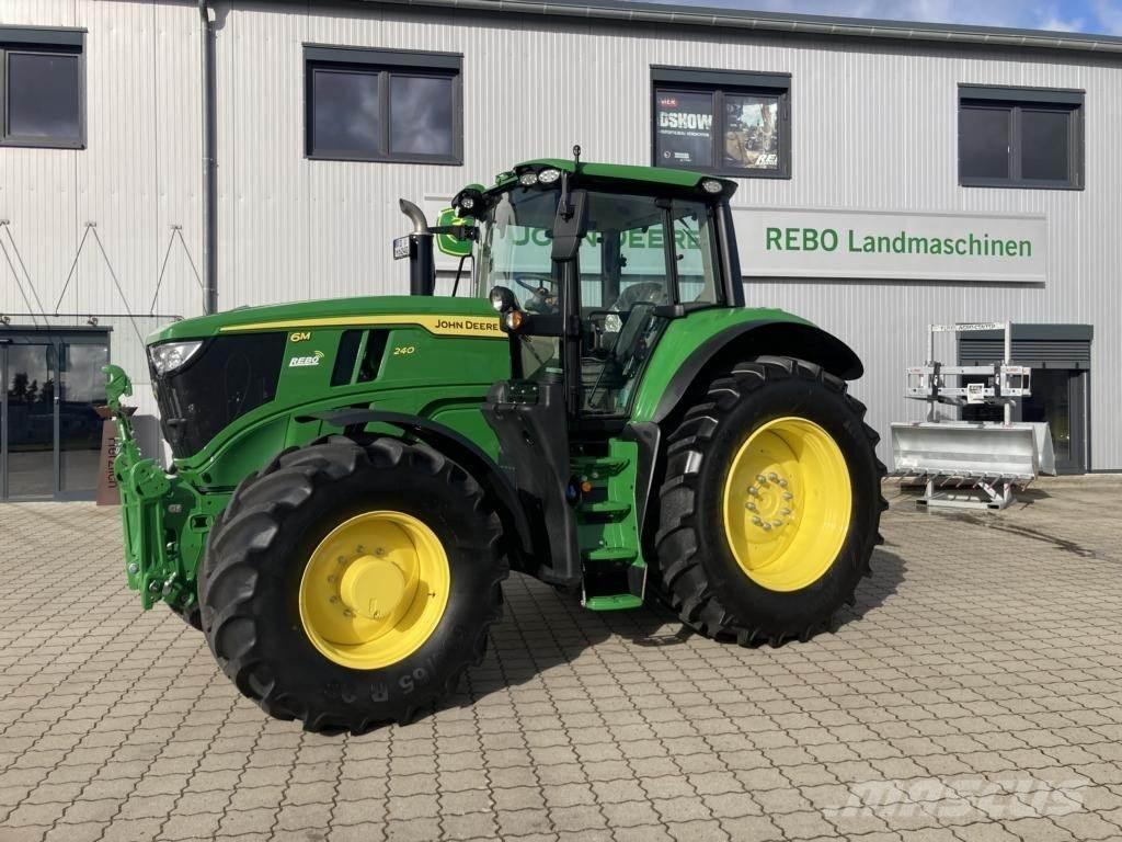 John Deere 6M240 Traktorit