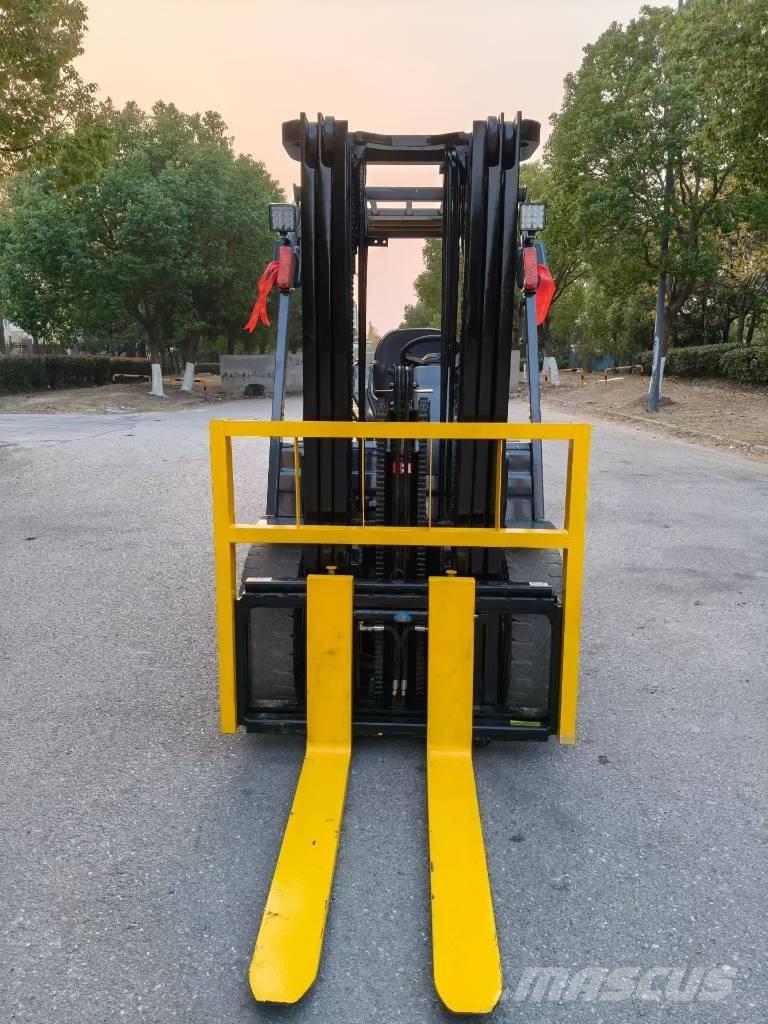 Komatsu 3.5t Dieseltrukit