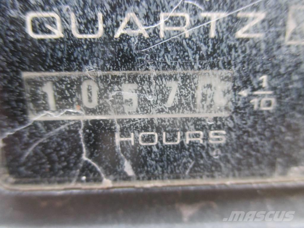 JLG 3246 ES Saksilavat