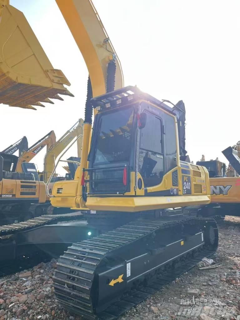 Komatsu 240 LC-8 Telakaivukoneet