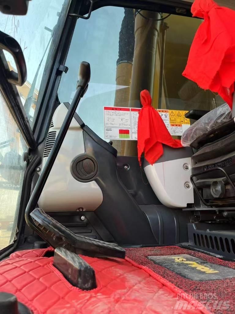 Komatsu 240 LC-8 Telakaivukoneet