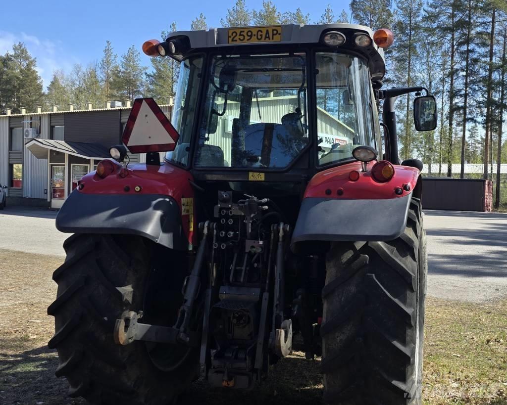 Massey Ferguson 5613 Traktorit