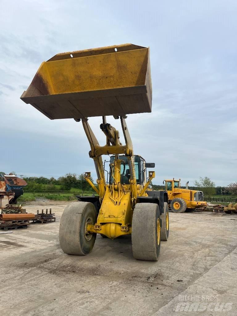 Komatsu WA 470-3H Pyöräkuormaajat