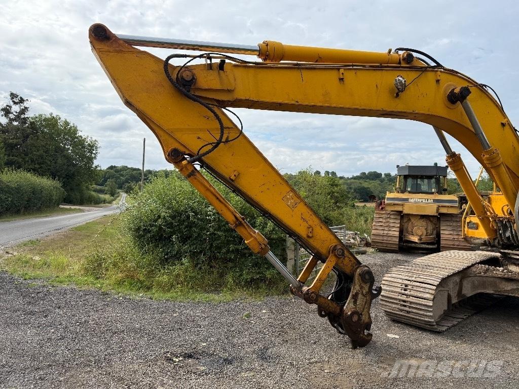 JCB JS 240 LC Telakaivukoneet