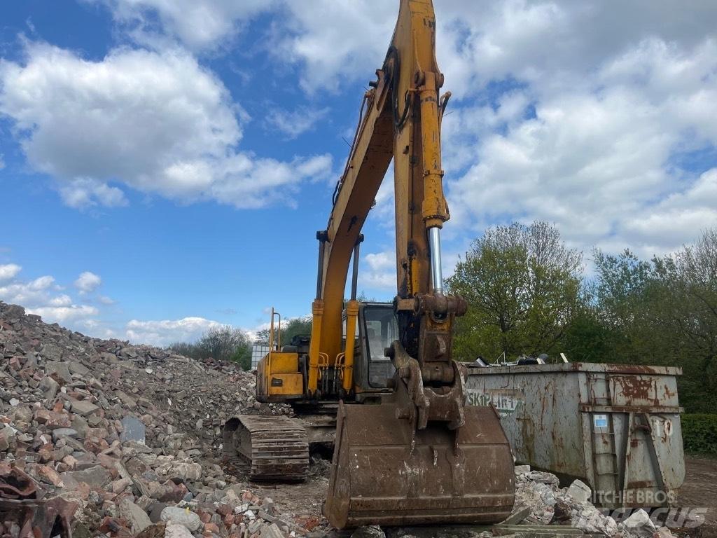 JCB JS 240 LC Telakaivukoneet