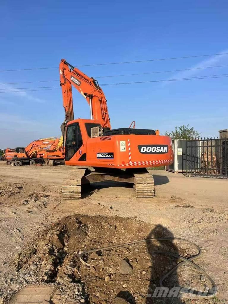 Doosan DH 225 LC-9 Telakaivukoneet