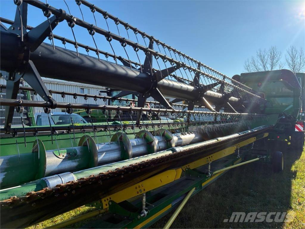 John Deere S680 Leikkuupuimurit