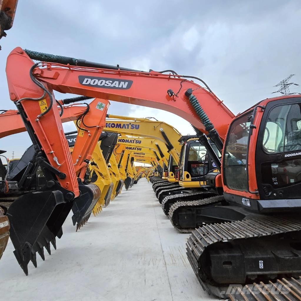 Doosan DX 225 LC Minikaivukoneet < 7t