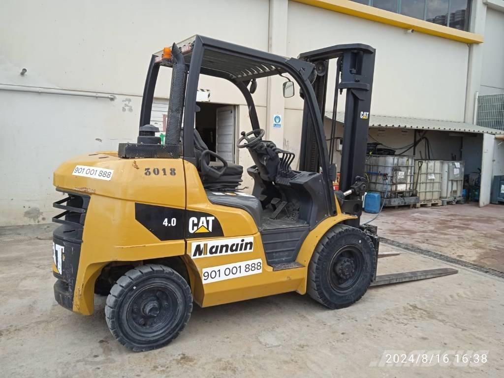 CAT DP 40 Dieseltrukit