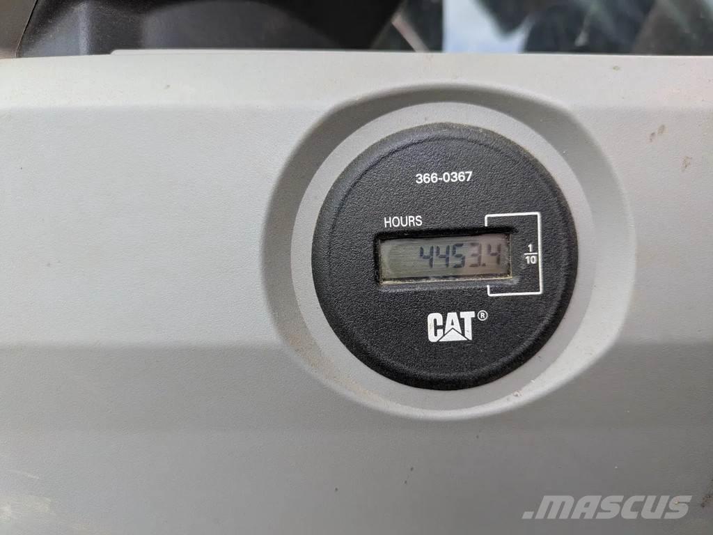 CAT 374F Telakaivukoneet