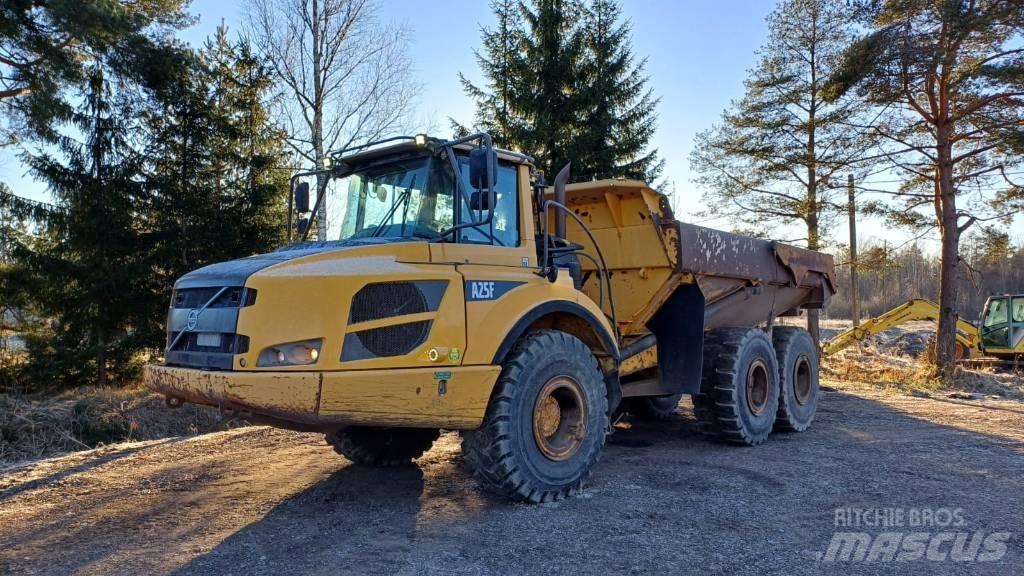 Volvo A 25 F Dumpperit