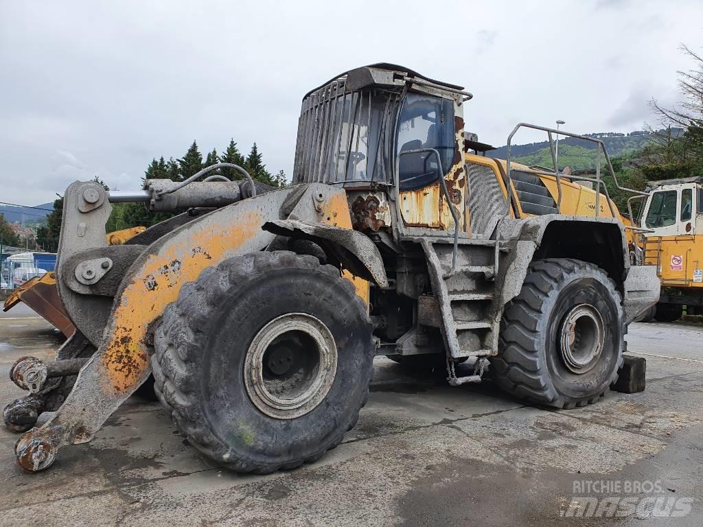 Liebherr L 586 Pyöräkuormaajat