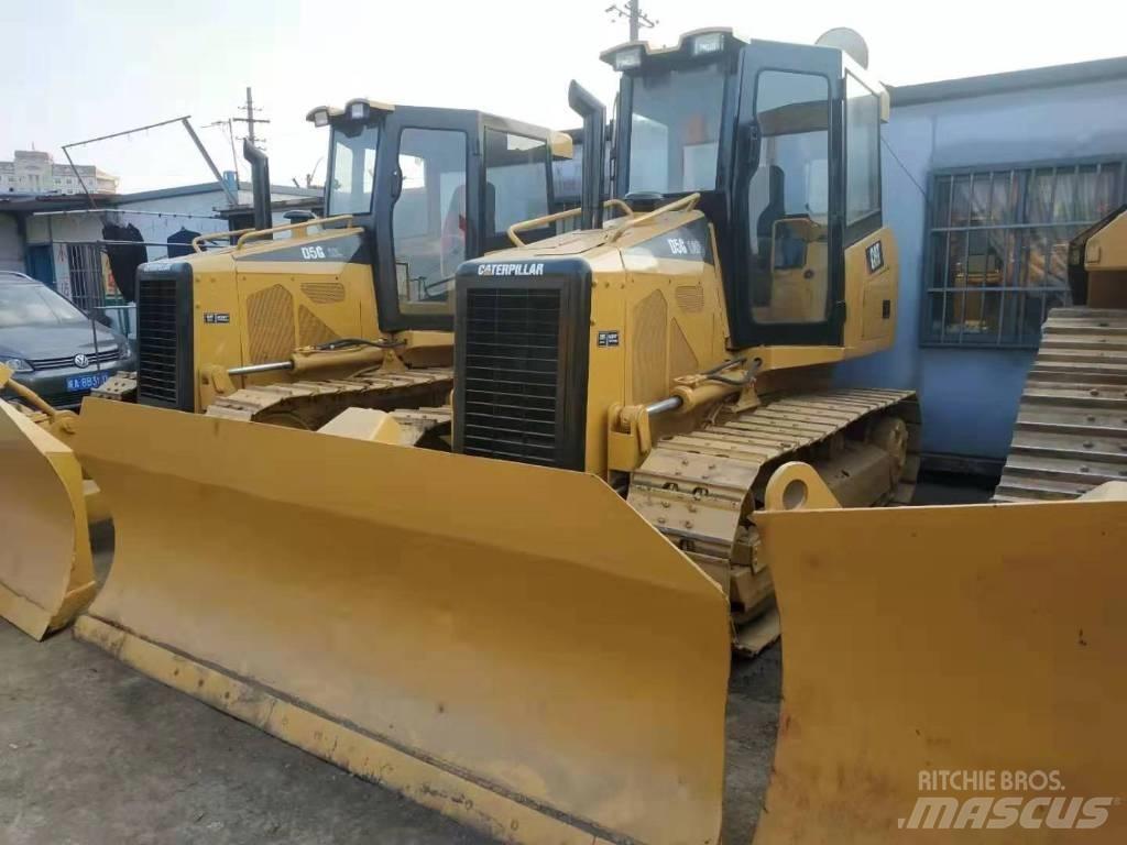 CAT D5M Telaketjupuskutraktorit