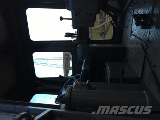 CAT D6D Telaketjupuskutraktorit