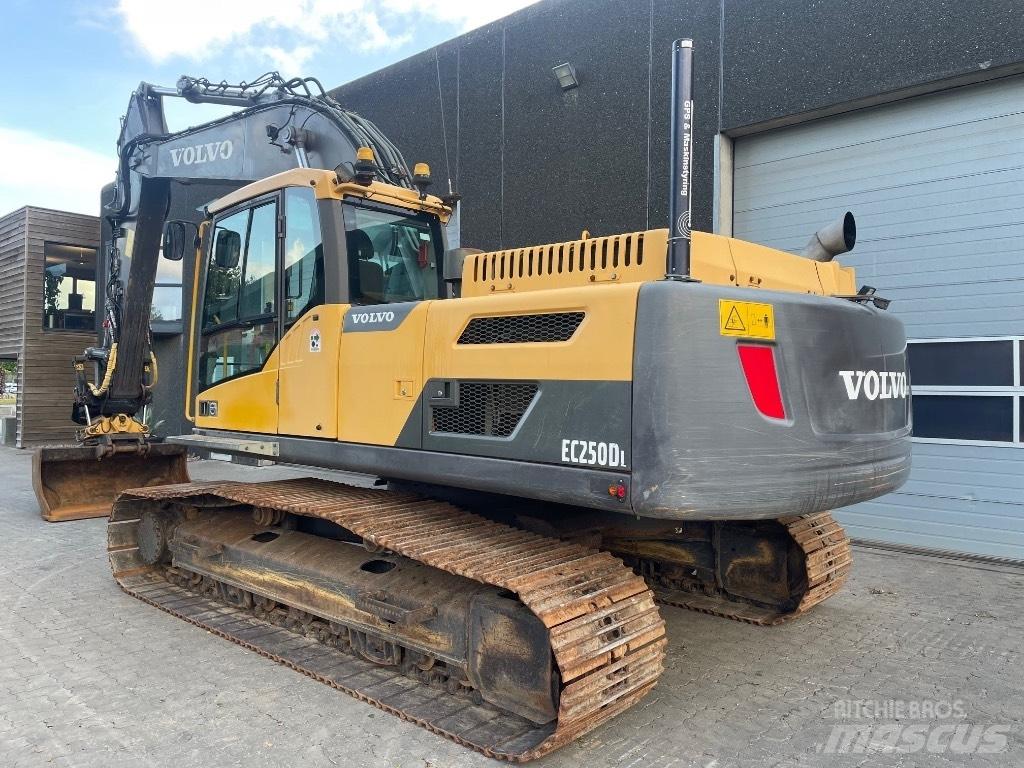 Volvo EC250DL Telakaivukoneet
