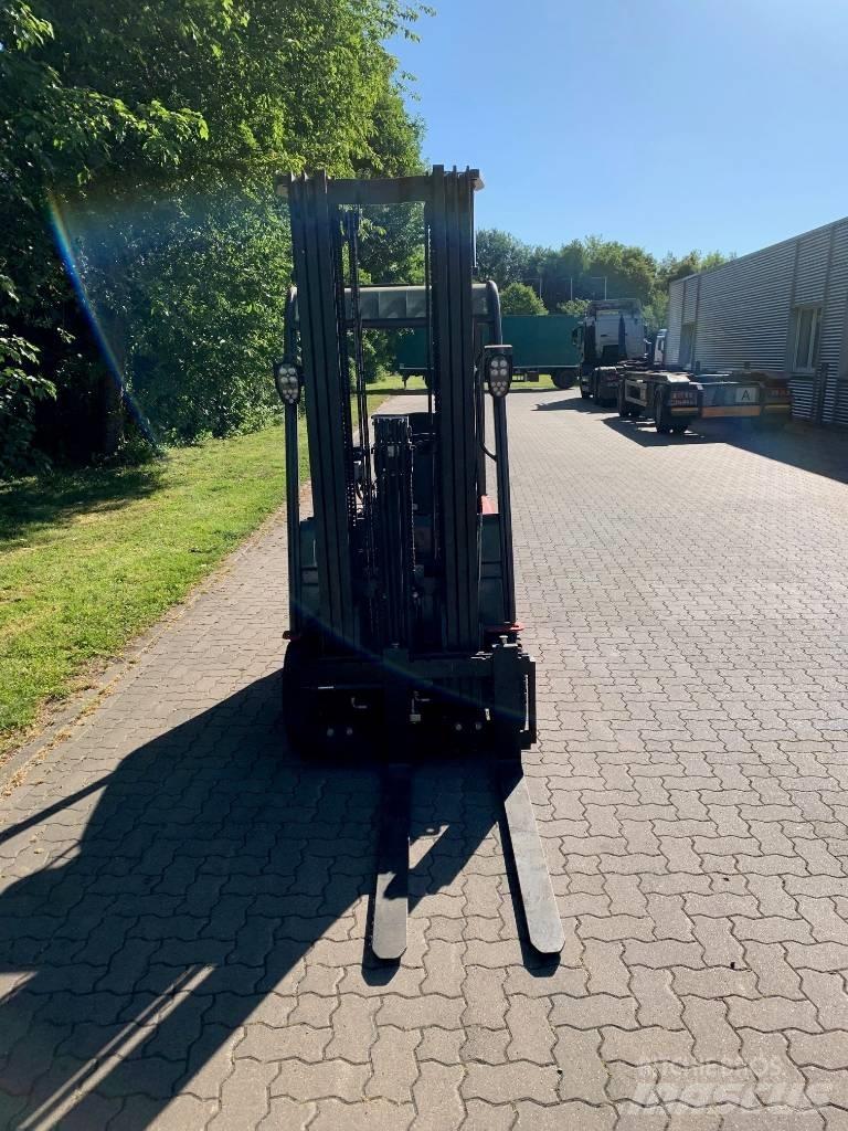 Manitou ME318 Sähkötrukit