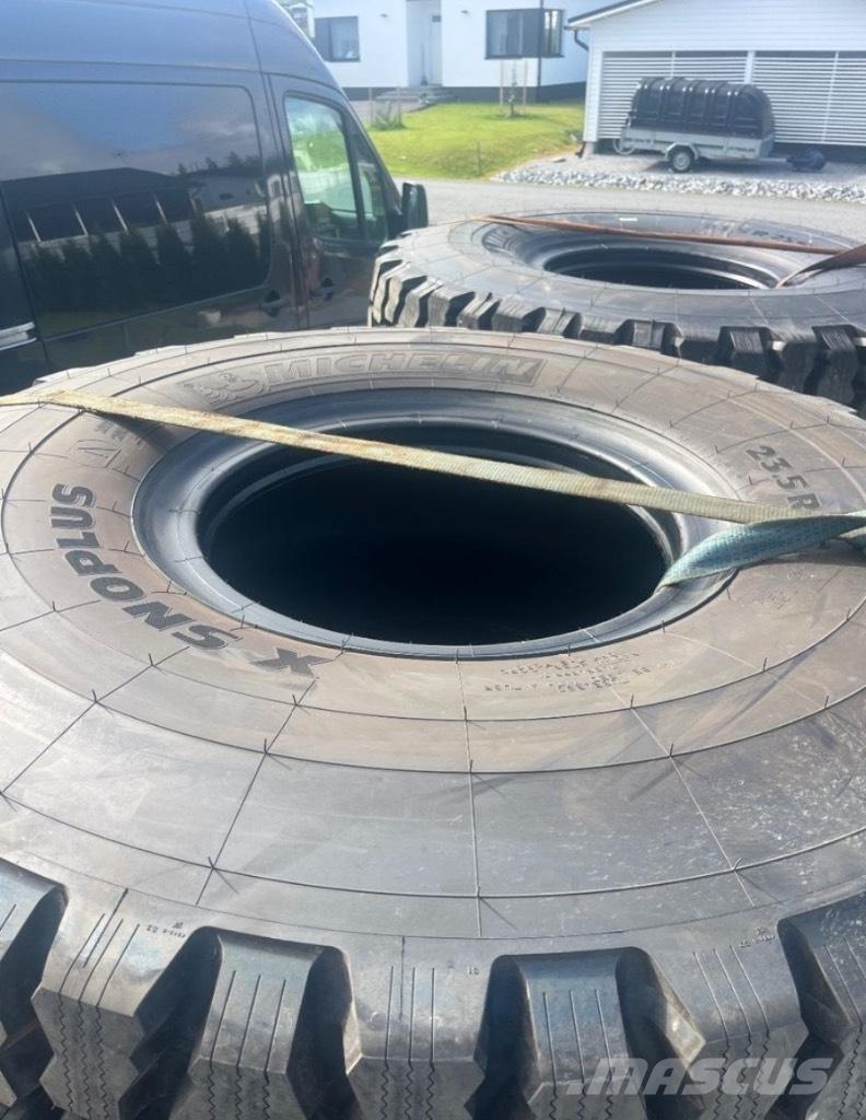 Michelin 23,5-25 Muut kiinnitettävät lisäosat ja komponentit