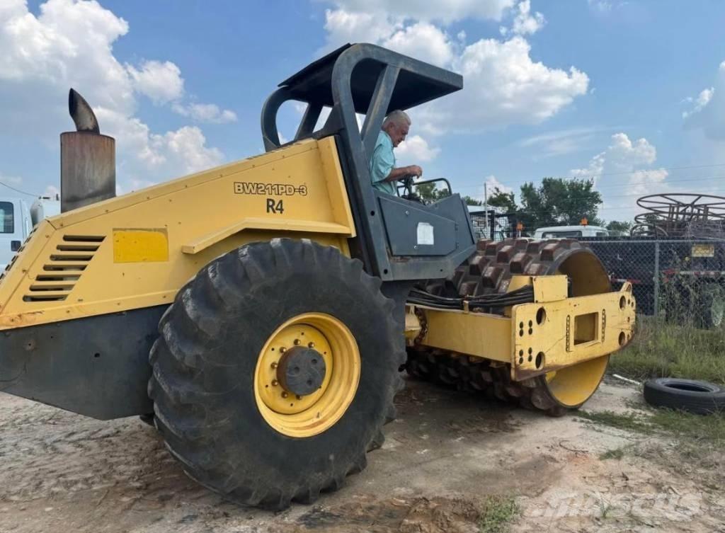 Bomag BW 211 P D-3 Yksivalssijyrät