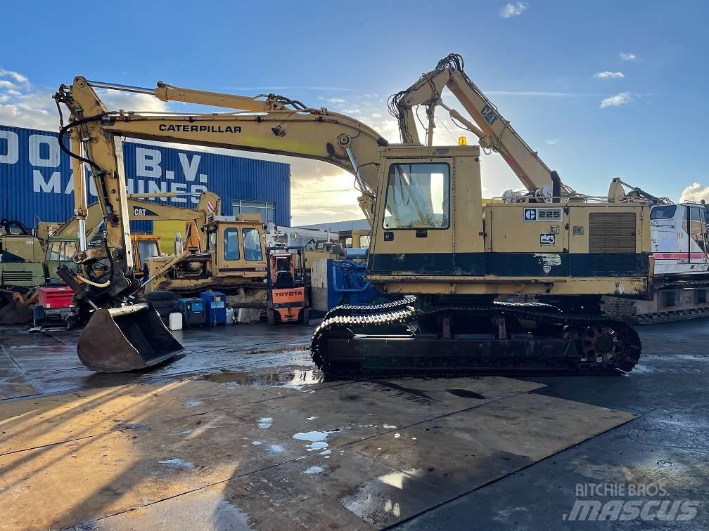 CAT 225 Telakaivukoneet