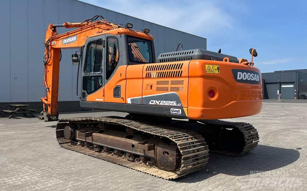 Doosan DX 225 LC-3 Telakaivukoneet