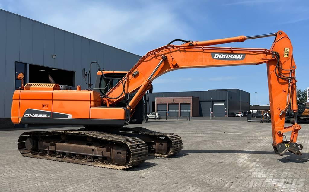Doosan DX 225 LC-3 Telakaivukoneet