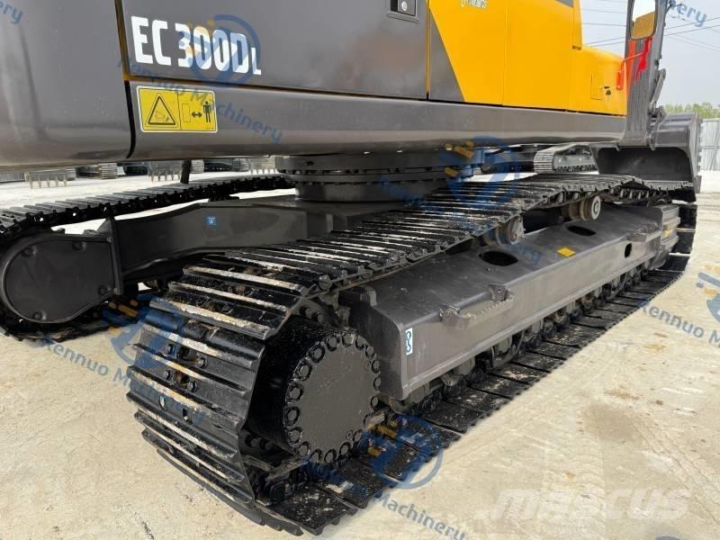 Volvo EC 300 D L Telakaivukoneet