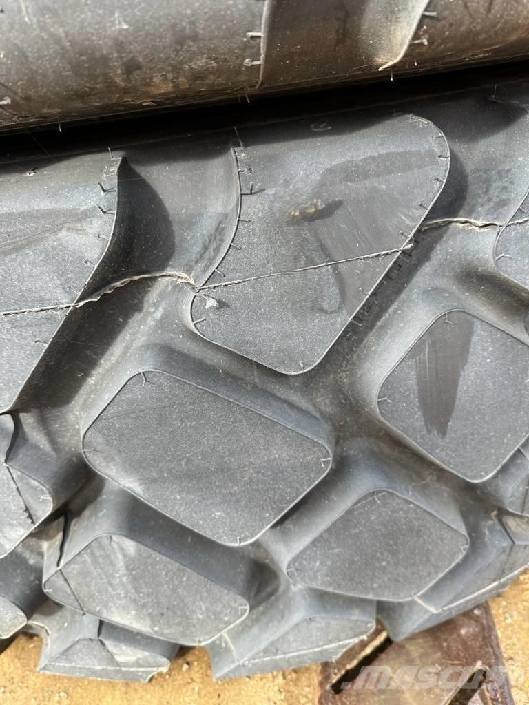 Goodyear 20.5R25 Renkaat ja vanteet