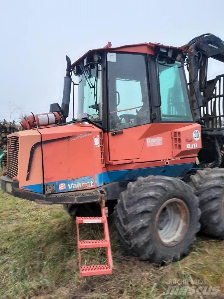 Valmet 830 Kuormatraktorit
