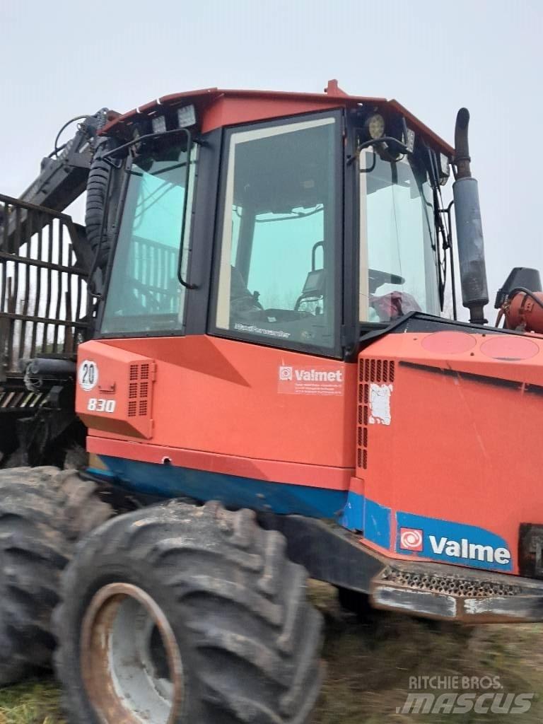 Valmet 830 Kuormatraktorit