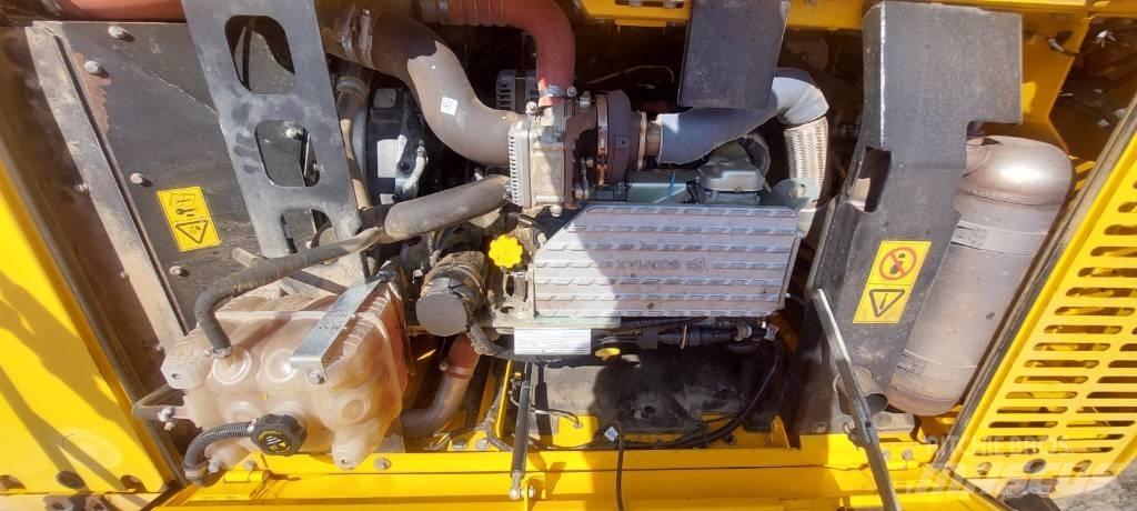JCB JS 220 X Telakaivukoneet