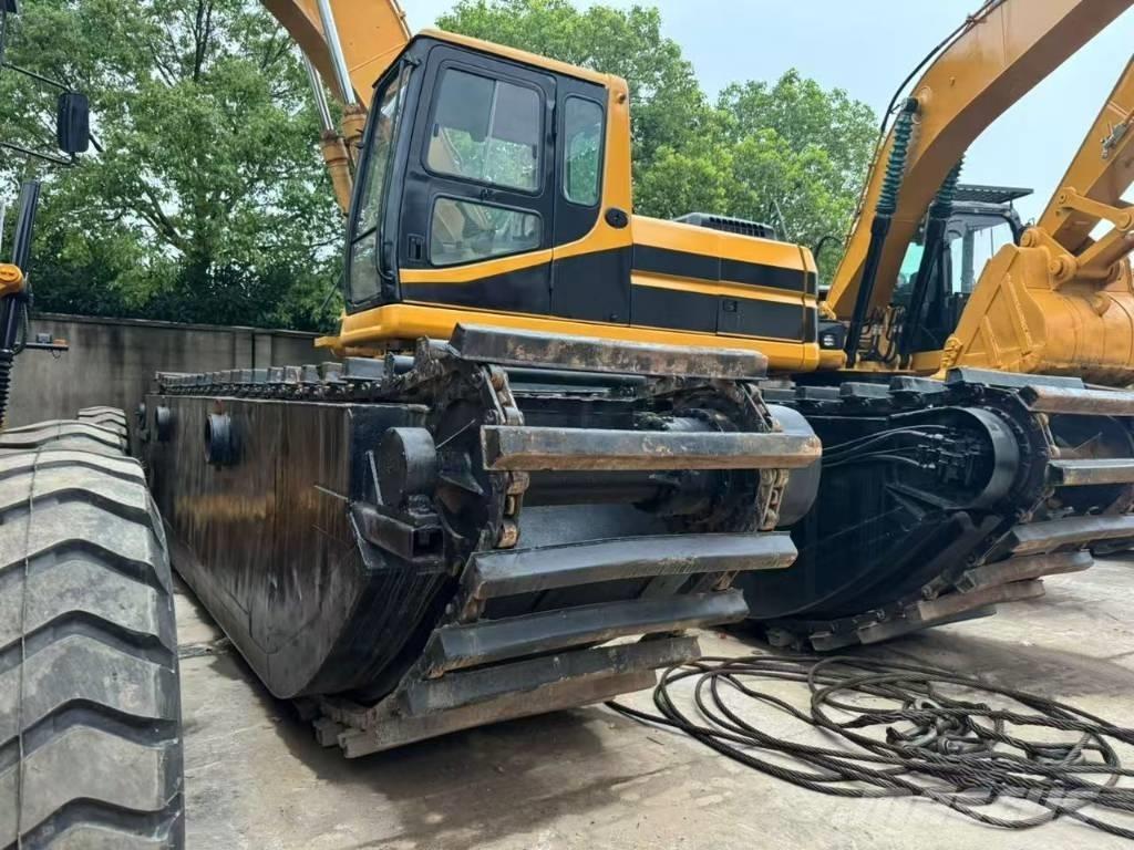 CAT 320 B Amfibio-kaivinkoneet