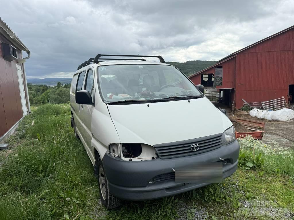 Toyota Hiace 4x4 Pakettiautot