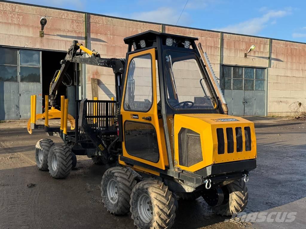  Kinetic 8x8 Kuormatraktorit