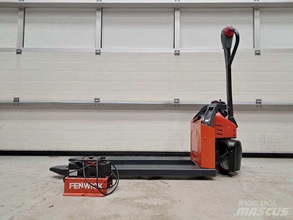 Linde MT12 Lavansiirtotrukit