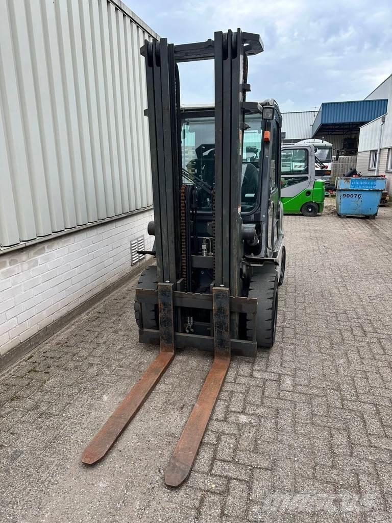 Nissan FDG02E7 Muut haarukkatrukit