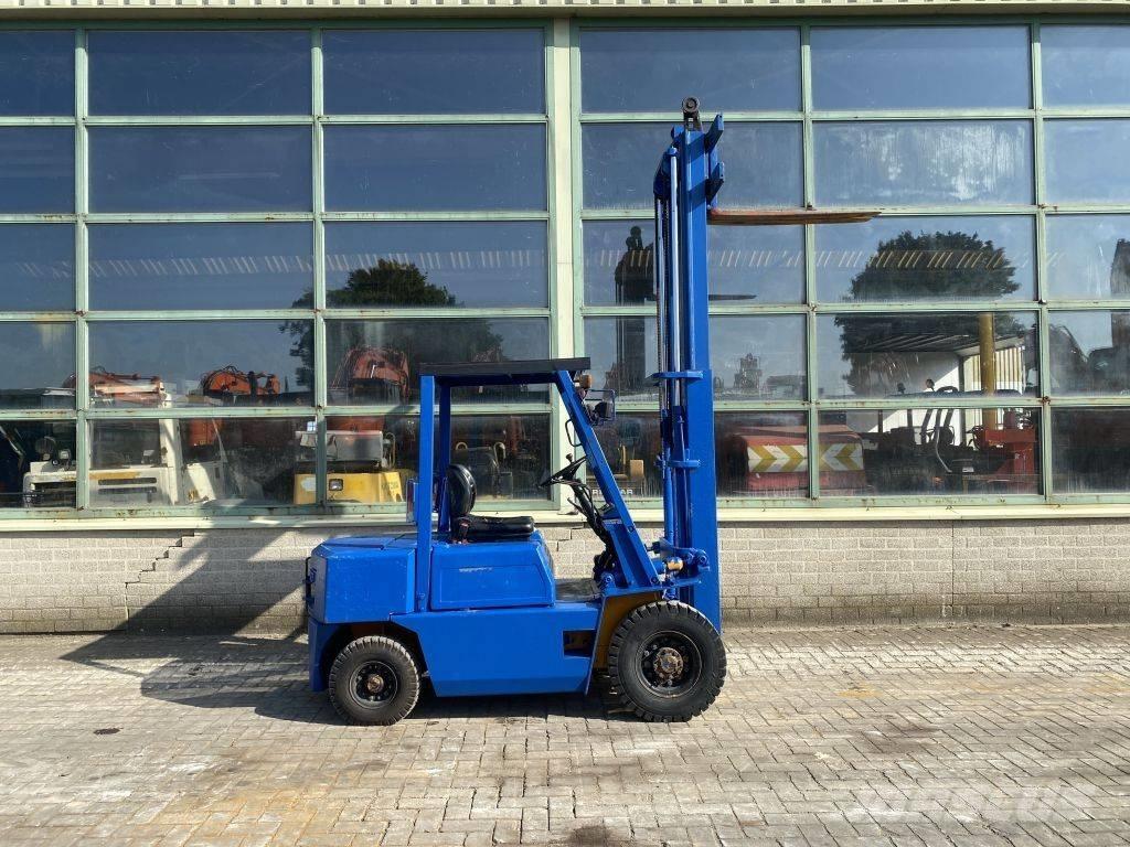 Komatsu FD 28-10 Dieseltrukit