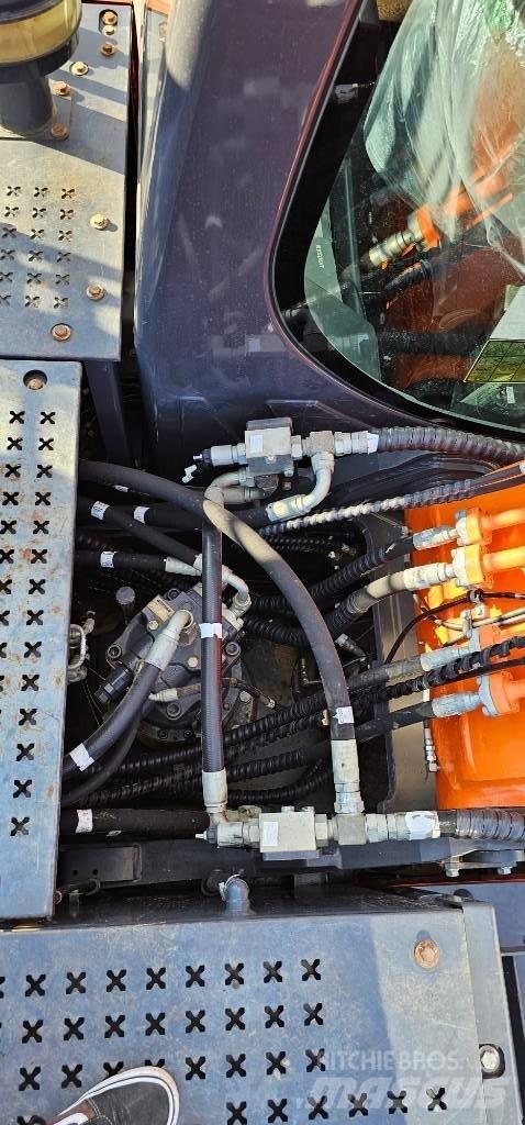 Doosan DX 225 Telakaivukoneet